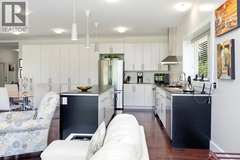 #1 5778 MARINE Way, Sechelt, British Columbia, V7Z0L8, Sechelt, British Columbia — photo 1 of 5