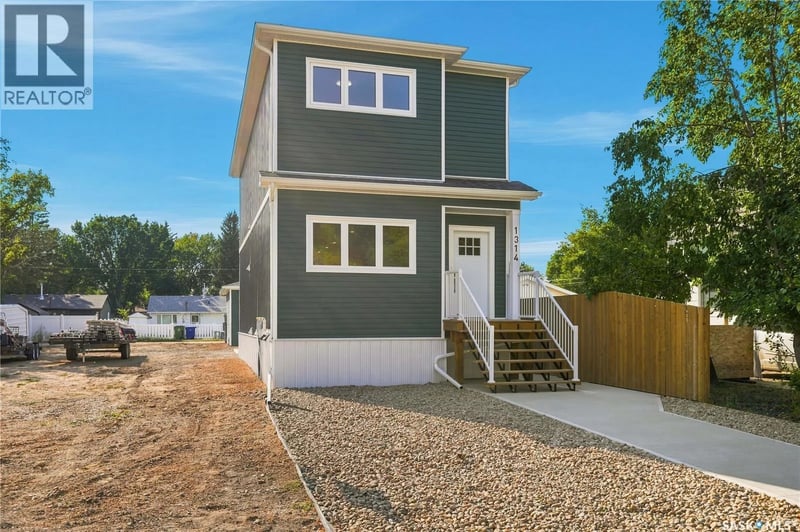 1314 CONNAUGHT AVENUE, Moose Jaw, Saskatchewan, S6H7H6, Moose Jaw, Saskatchewan — photo 1 of 5