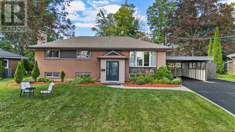 122 Earlwood Drive, Peterborough (Monaghan Ward 2), Ontario, K9J6B6, Peterborough (Monaghan Ward 2), Ontario — photo 1 of 5