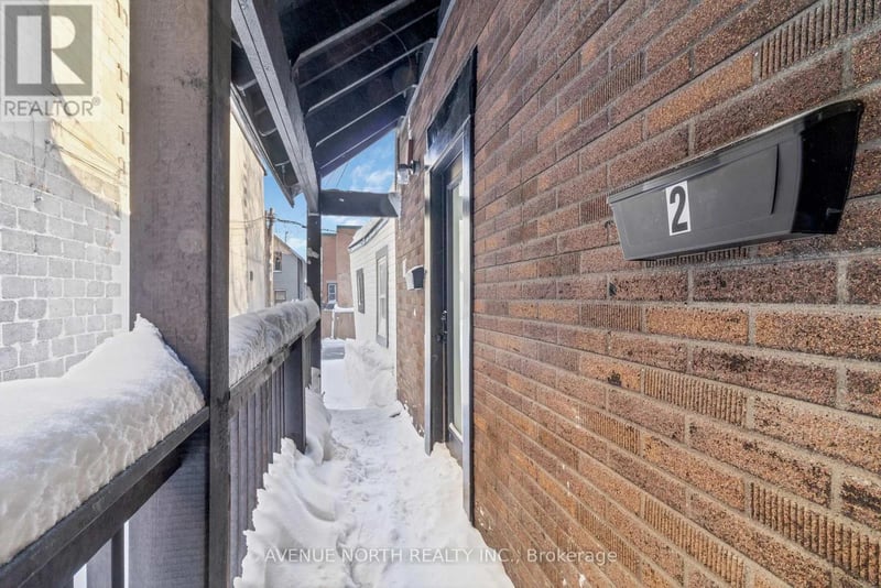 #2 28 Florence Street, Ottawa, Ontario, K2P0W7, Ottawa, Ontario — photo 1 of 5