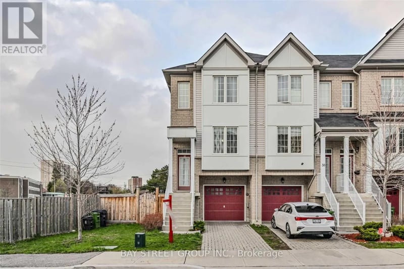 40 Mantello Drive, Toronto (York University Heights), Ontario, M3J0H5, Toronto (York University Heights), Ontario — photo 1 of 5