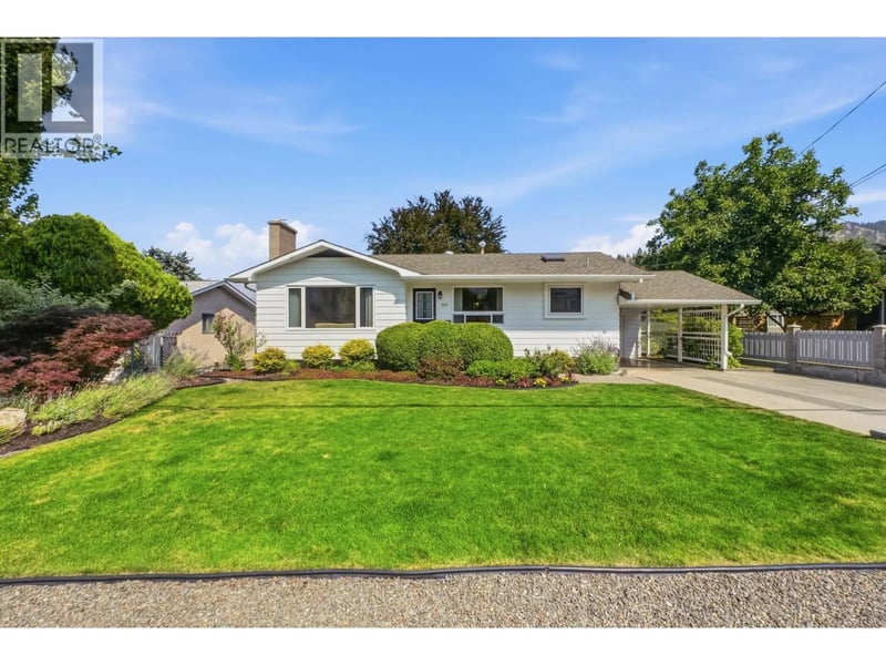 1555 Duncan Avenue East, Penticton, British Columbia, V2A2X7, Penticton, British Columbia — photo 1 of 5