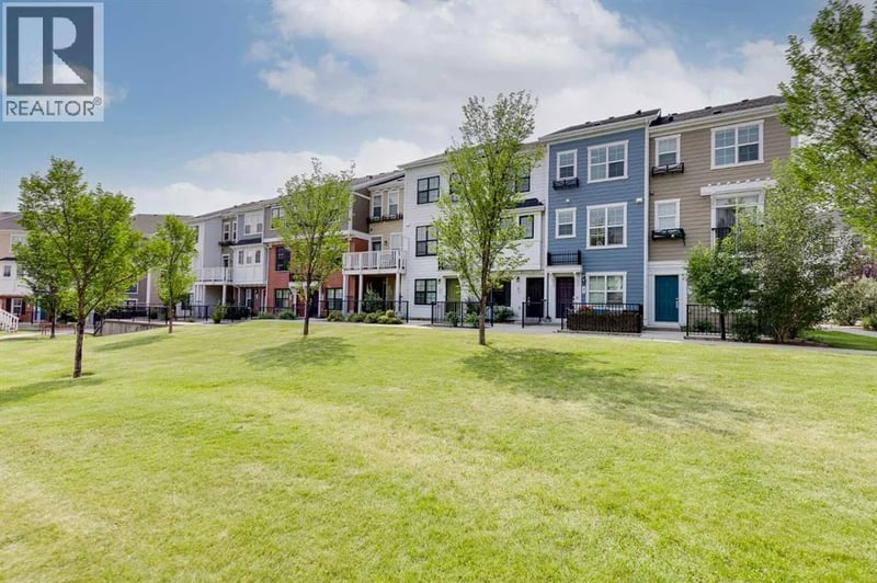 42 Sherwood Row Northwest, Calgary, Alberta, T3R0X1, Calgary, Alberta — photo 1 of 5