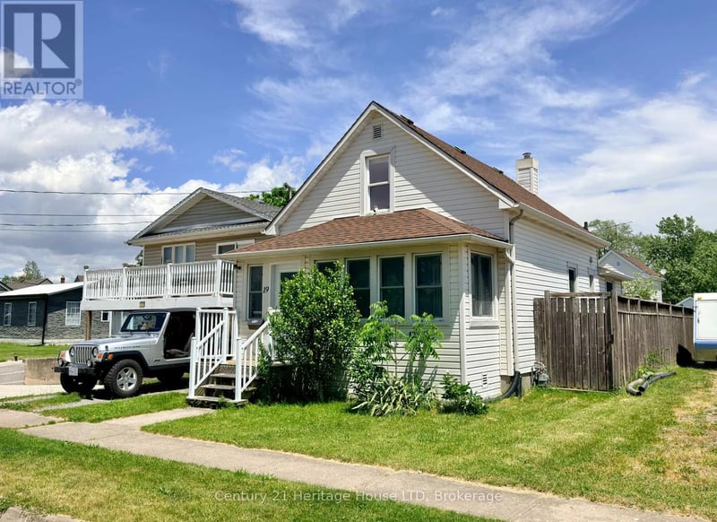 19 Santone Avenue, Welland (Broadway), Ontario, L3C2J5, Welland (Broadway), Ontario — photo 1 of 5