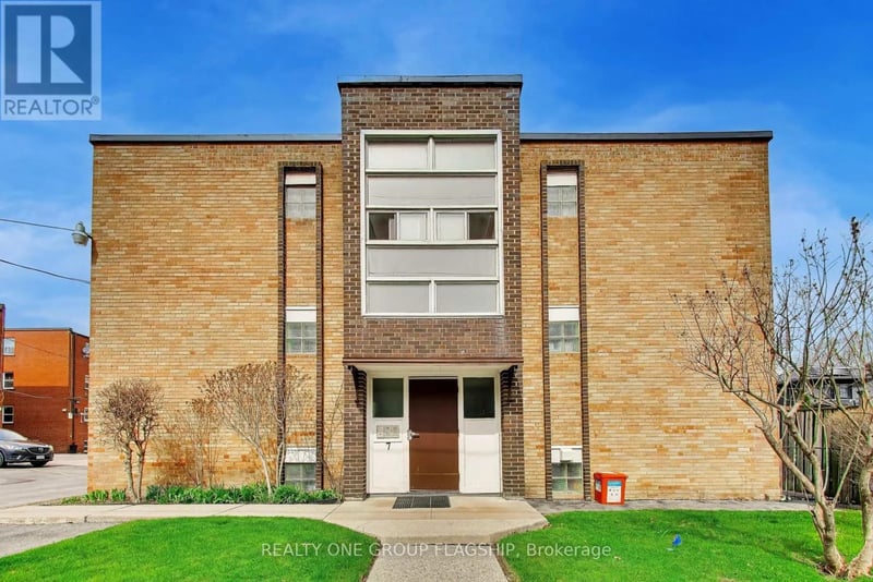 #9 7 Elmwood Avenue South, Mississauga (Port Credit), Ontario, L5G3J6, Mississauga (Port Credit), Ontario — photo 1 of 5