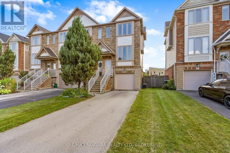15 Hemlock Way, Grimsby (Grimsby West), Ontario, L3M0A7, Grimsby (Grimsby West), Ontario — photo 1 of 5