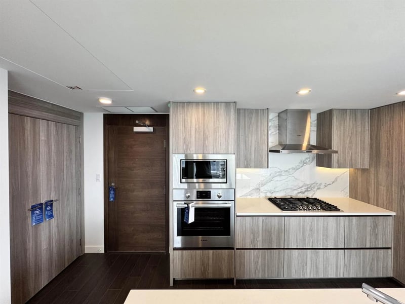 #2708 13768 100 Avenue, Surrey, British Columbia, V3T0V2, Surrey, British Columbia — photo 1 of 5