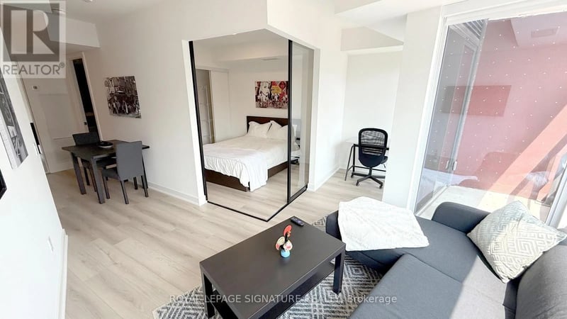#203 5 Lakeview Avenue South, Toronto (Trinity-Bellwoods), Ontario, M6J0H3, Toronto (Trinity-Bellwoods), Ontario — photo 1 of 5