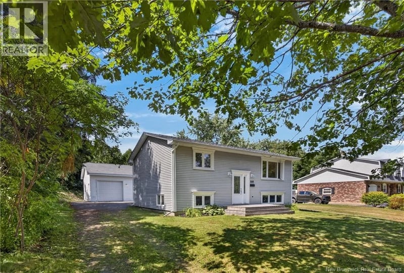 880 Glengarry Place, Fredericton, New Brunswick, E3B5Z9, Fredericton, New Brunswick — photo 1 of 5