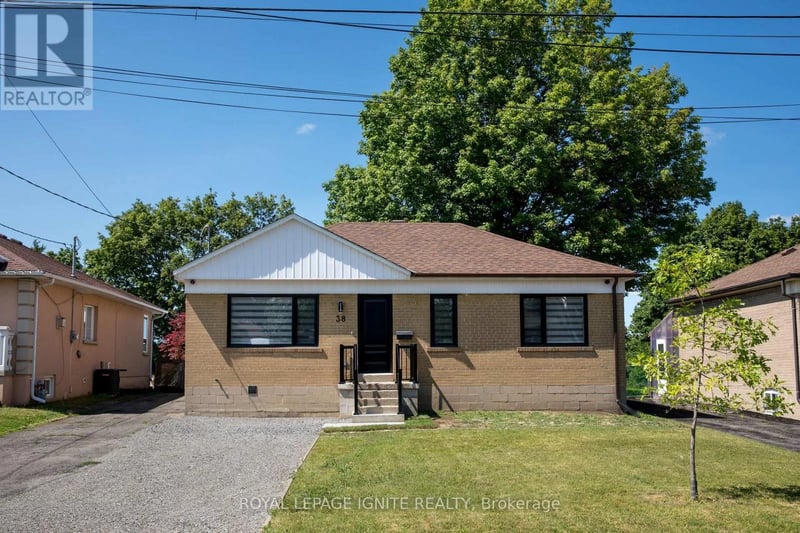 #Bsmt 38 Parent Avenue, Toronto (Downsview-Roding-CFB), Ontario, M3M1Z7, Toronto (Downsview-Roding-CFB), Ontario — photo 1 of 5