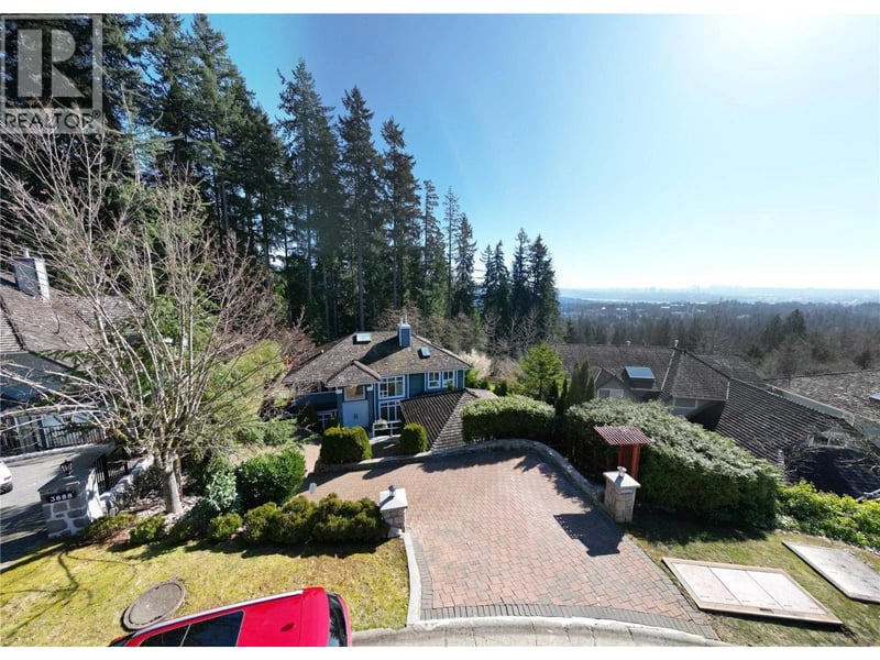 3866 MICHENER Way, North Vancouver, British Columbia, V7K3C7, North Vancouver, British Columbia — photo 1 of 5