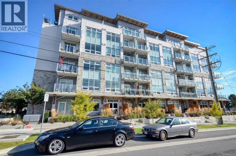 #203 916 Lyall Street, Esquimalt, British Columbia, V9A5E6, Esquimalt, British Columbia — photo 1 of 5