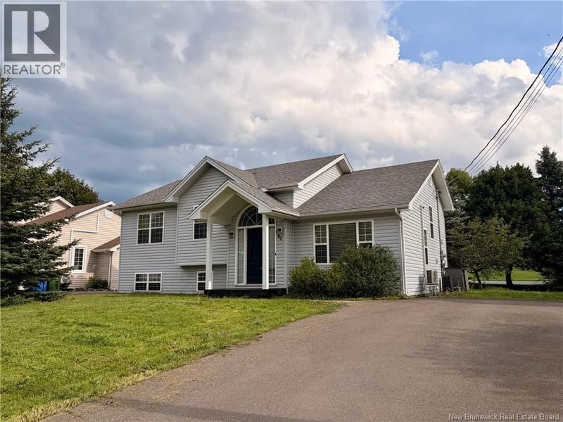 95 Frederic Street, Dieppe, New Brunswick, E1A7H9, Dieppe, New Brunswick — photo 1 of 5