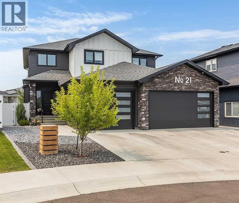 21 Hamptons Gate Southeast, Medicine Hat, Alberta, T1B0N7, Medicine Hat, Alberta — photo 1 of 5