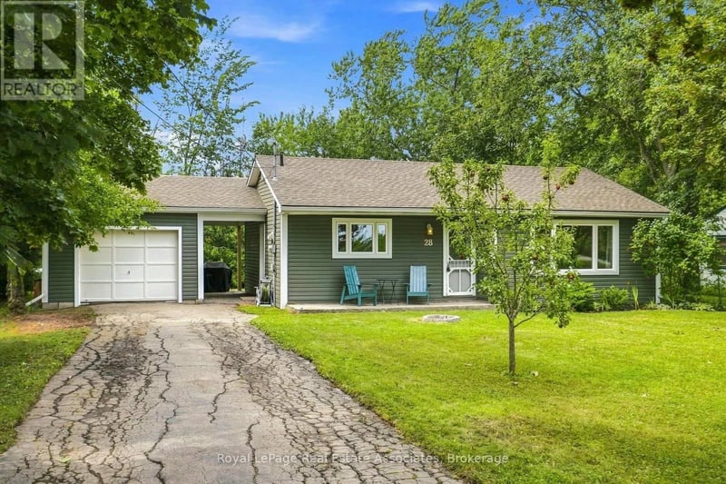 28 Kelson Avenue South, Grimsby (Grimsby West), Ontario, L3M4C3, Grimsby (Grimsby West), Ontario — photo 1 of 5