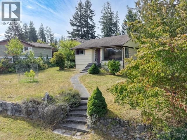 5392 DALE AVE, Powell River, British Columbia, V8A3W2, Powell River, British Columbia — photo 1 of 5