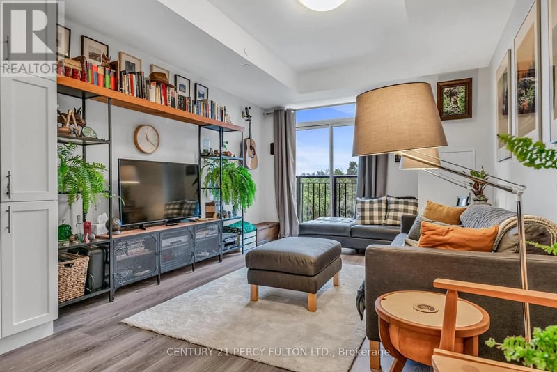 #417 6235 Main Street, Whitchurch-Stouffville (Stouffville), Ontario, L4A4R3, Whitchurch-Stouffville (Stouffville), Ontario — photo 1 of 5