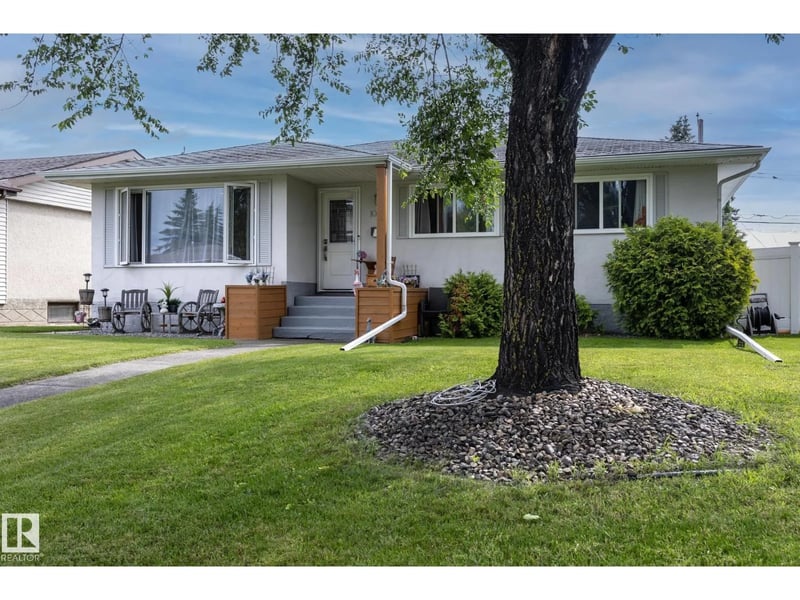 10623 75 ST NW, Edmonton, Alberta, T6A2Z8, Edmonton, Alberta — photo 1 of 5