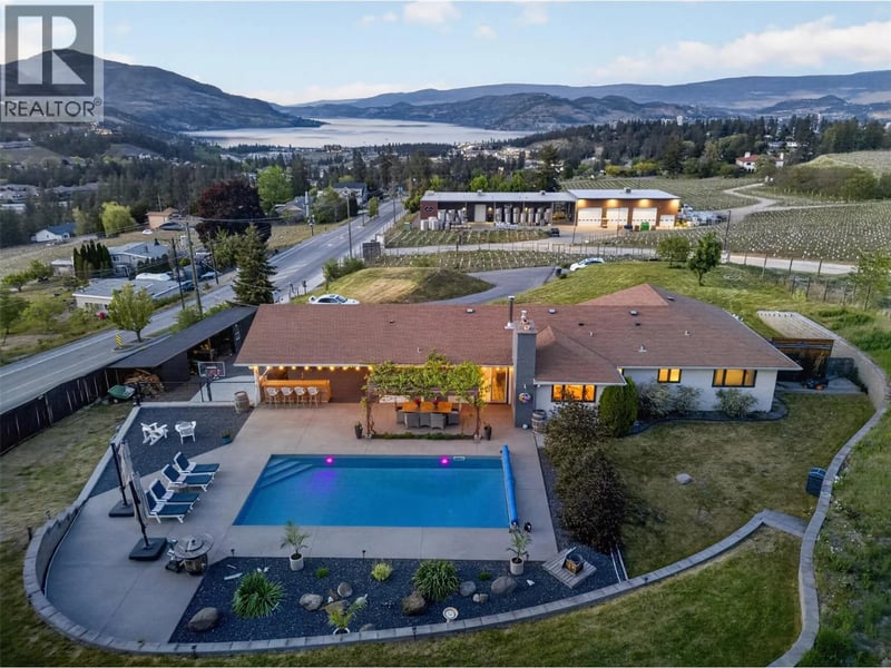 2351 Boucherie Road, West Kelowna, British Columbia, V1Z2E7, West Kelowna, British Columbia — photo 1 of 5