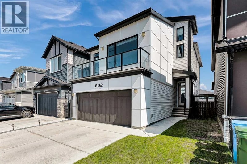 602 Creekstone Circle Southwest, Calgary, Alberta, T2X4Y4, Calgary, Alberta — photo 1 of 5