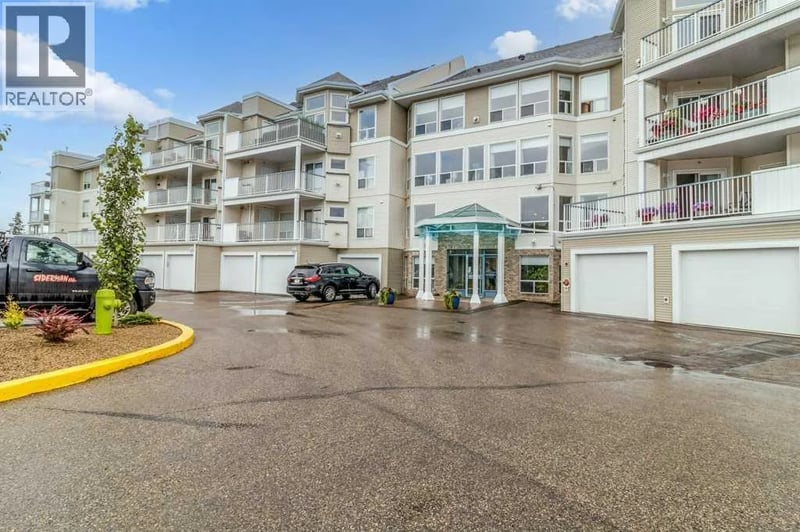 6118 53 Avenue, Red Deer, Alberta, T4N6P7, Red Deer, Alberta — photo 1 of 5