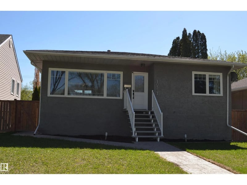10527 81 ST NW, Edmonton, Alberta, T6A3L3, Edmonton, Alberta — photo 1 of 5