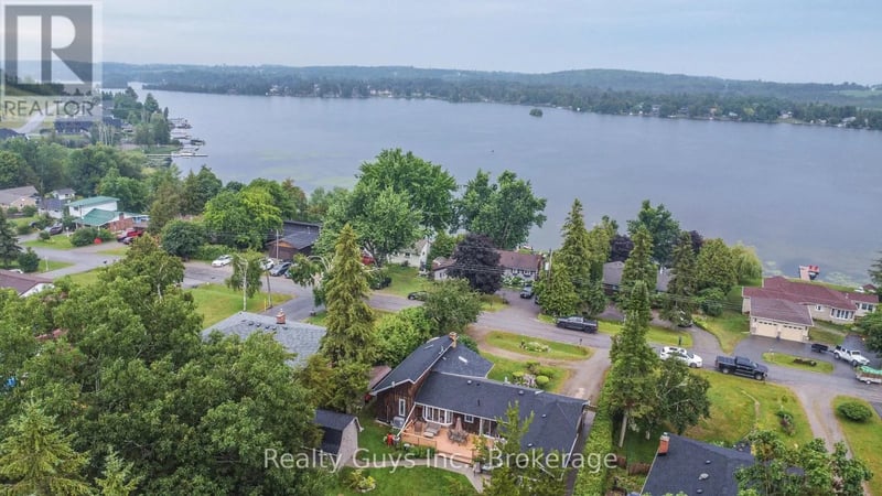 126 Lakeside Drive, Selwyn, Ontario, K0L1T0, Selwyn, Ontario — photo 1 of 5