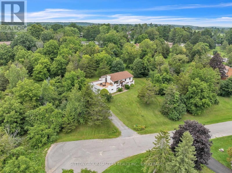 2 Stonehead Circle, Kingston (Kingston East (Incl CFB Kingston)), Ontario, K7L4V1, Kingston (Kingston East (Incl CFB Kingston)), Ontario — photo 1 of 5