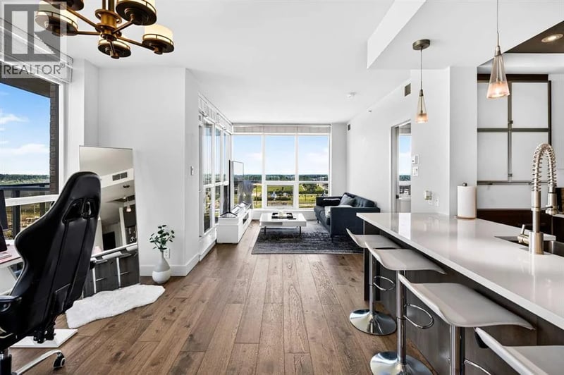 10 Shawnee Hill Southwest, Calgary, Alberta, T2Y0K5, Calgary, Alberta — photo 1 of 5