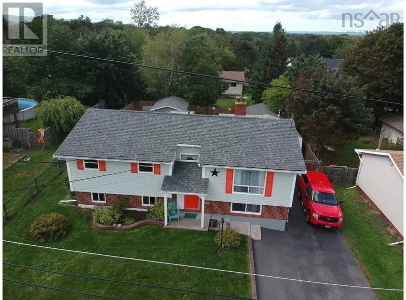 82 Campbell Road, Kentville, Nova Scotia, B4N1Y3, Kentville, Nova Scotia — photo 1 of 5