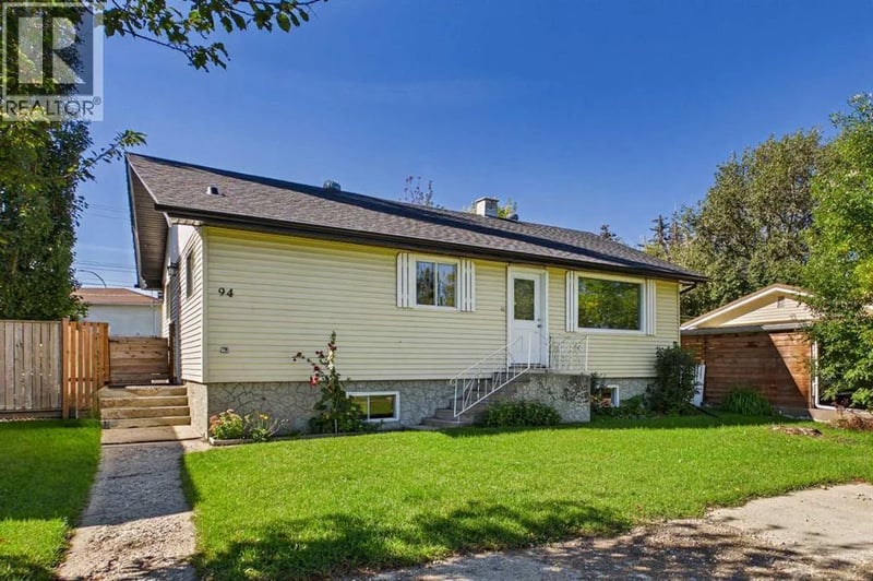 94 Lakeside Boulevard, Strathmore, Alberta, T1P1A1, Strathmore, Alberta — photo 1 of 5