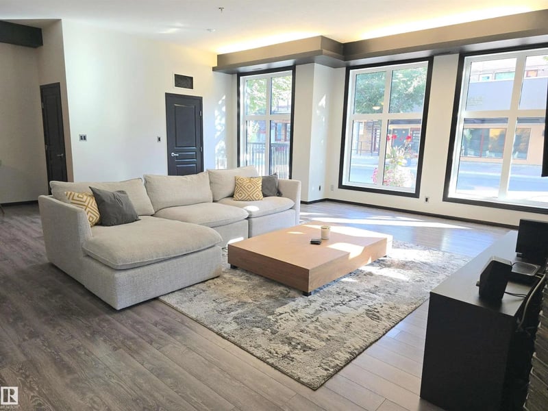 #106 10531 117 ST NW, Edmonton, Alberta, T5H0A8, Edmonton, Alberta — photo 1 of 5