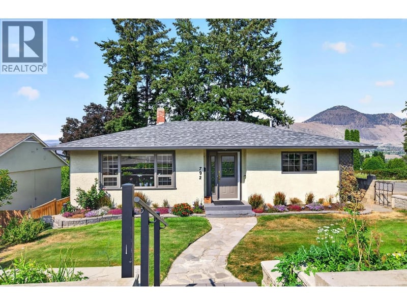 792 Munro Street, Kamloops, British Columbia, V2C3E8, Kamloops, British Columbia — photo 1 of 5