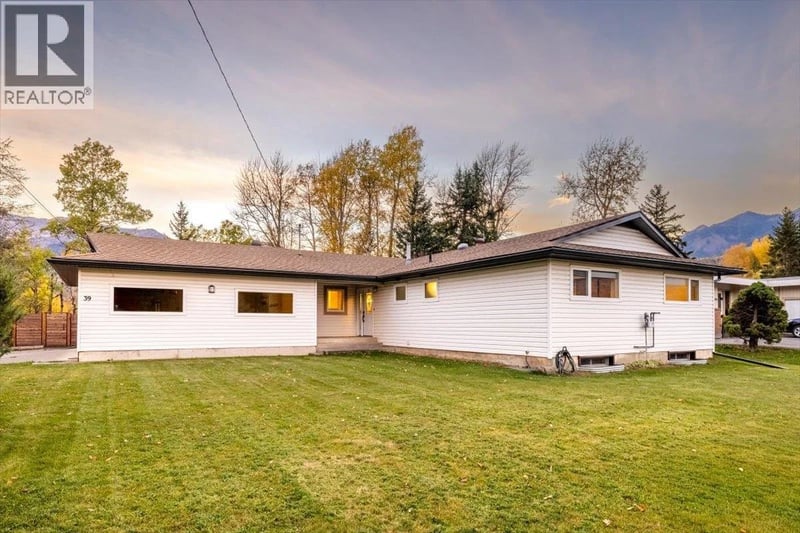 39 ELKVIEW Drive, Fernie, British Columbia, V0B1M3, Fernie, British Columbia — photo 1 of 5