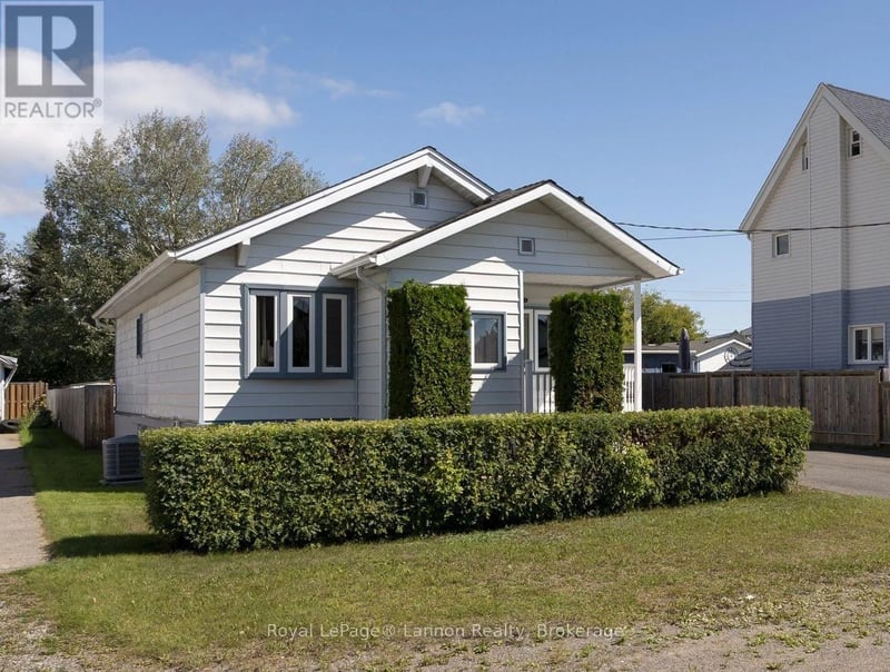 368 Mcintyre Street North, Thunder Bay (Shuniah), Ontario, P7A3C1, Thunder Bay (Shuniah), Ontario — photo 1 of 5