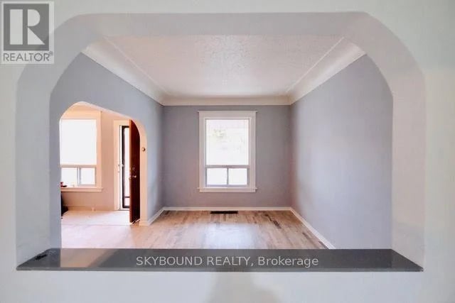 72 Somerset Avenue, Hamilton (Stipley), Ontario, L8L2L7, Hamilton (Stipley), Ontario — photo 1 of 5