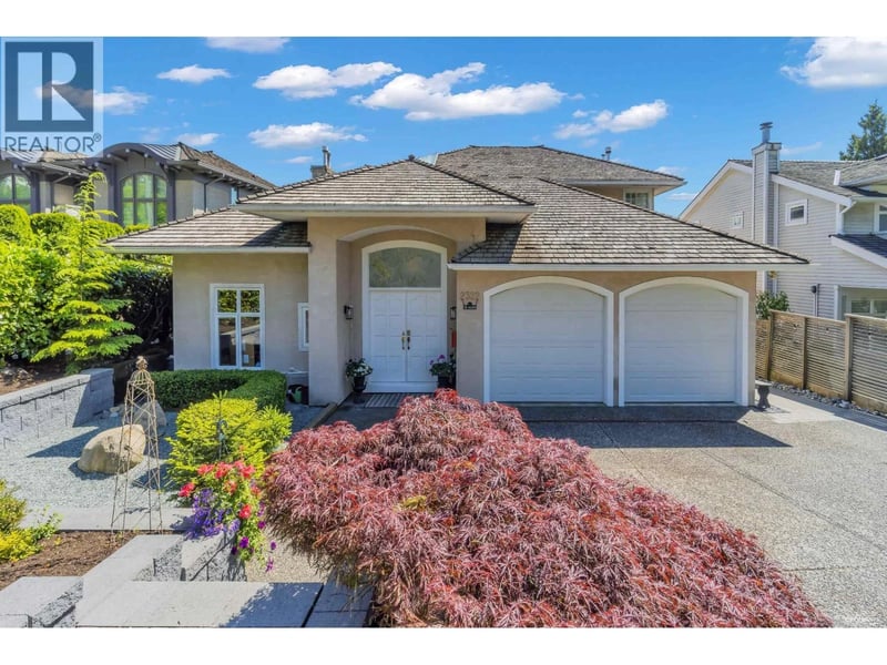 2322 LAWSON Avenue, West Vancouver, British Columbia, V7V2E6, West Vancouver, British Columbia — photo 1 of 5