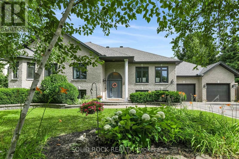 7040 Donwel Drive, Ottawa, Ontario, K4P1M7, Ottawa, Ontario — photo 1 of 5
