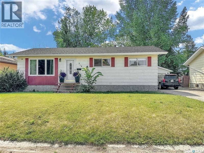 219 4th AVENUE, Whitewood, Saskatchewan, S0G5C0, Whitewood, Saskatchewan — photo 1 of 5