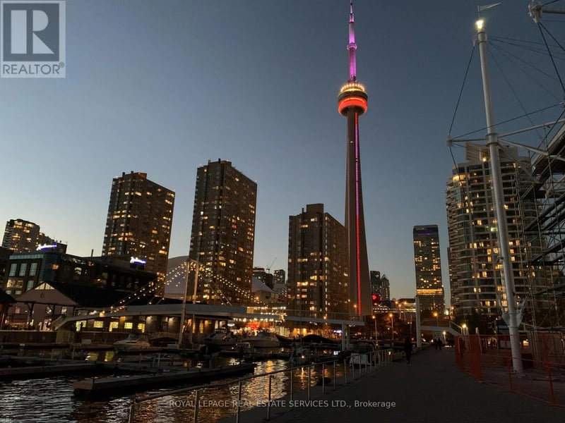 #1104 250 Queens Quay, Toronto (Waterfront Communities), Ontario, M5J2N2, Toronto (Waterfront Communities), Ontario — photo 1 of 5
