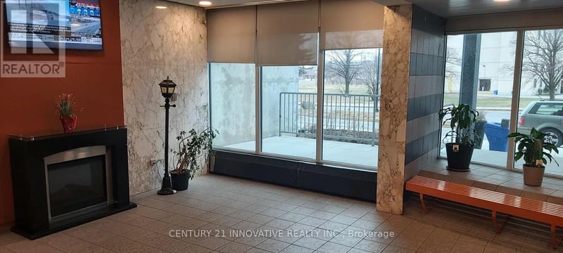 #403 5 San Romanoway Way, Toronto (Black Creek), Ontario, M3N2Y4, Toronto (Black Creek), Ontario — photo 1 of 5