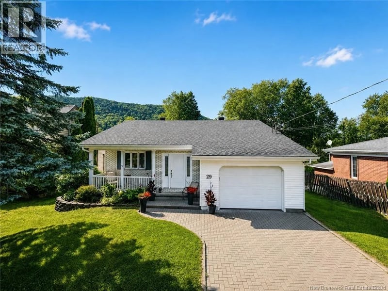29 Leblond Street, Edmundston, New Brunswick, E3V4K9, Edmundston, New Brunswick — photo 1 of 5