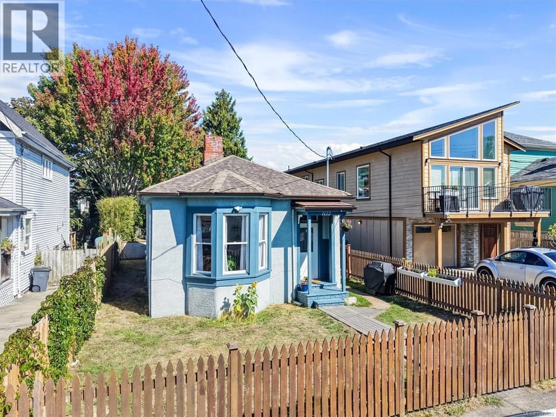 1122 North Park Street, Victoria, British Columbia, V8T1C8, Victoria, British Columbia — photo 1 of 5
