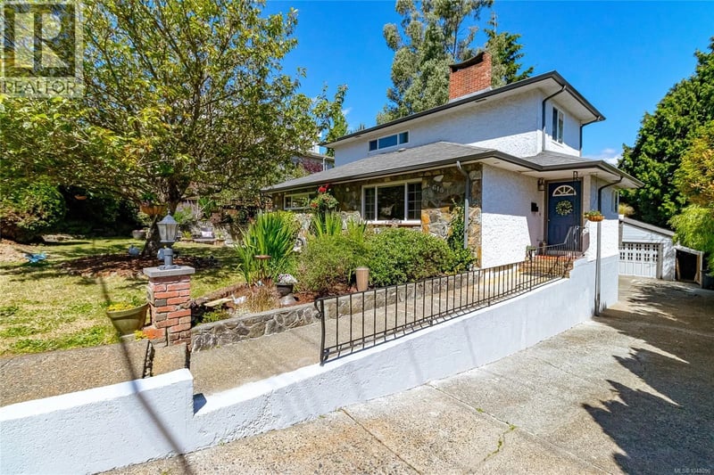 610 Kent Road, Saanich, British Columbia, V8Z1Z1, Saanich, British Columbia — photo 1 of 5