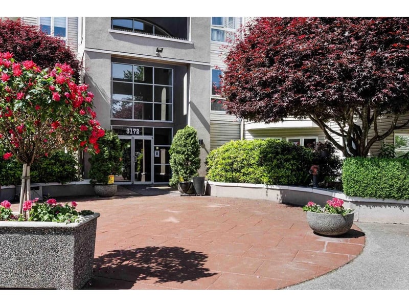 #402 3172 GLADWIN Road, Abbotsford, British Columbia, V2T5T3, Abbotsford, British Columbia — photo 1 of 5