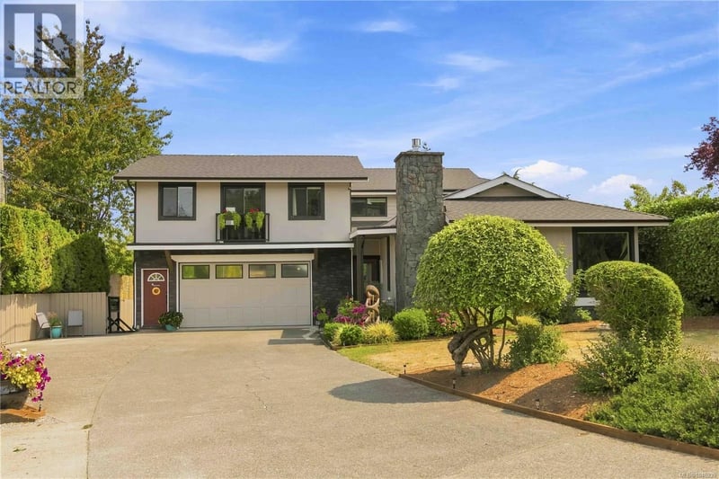 7081 East Saanich Road, Central Saanich, British Columbia, V8M1Y3, Central Saanich, British Columbia — photo 1 of 5