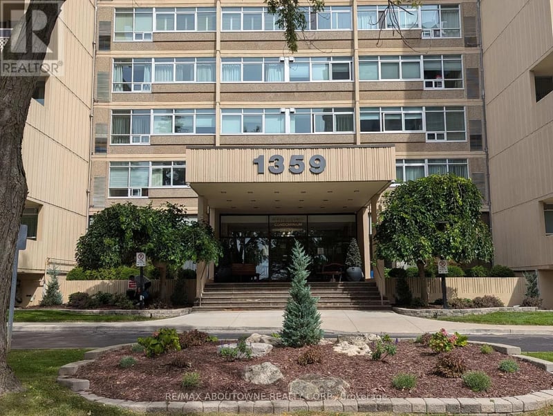 #306 1359 White Oaks Boulevard, Oakville (FA Falgarwood), Ontario, L6H2R8, Oakville (FA Falgarwood), Ontario — photo 1 of 5