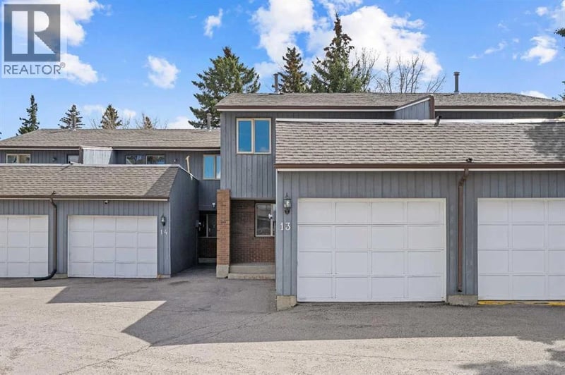 803 Varsity Estates Drive Northwest, Calgary, Alberta, T3B4W5, Calgary, Alberta — photo 1 of 5
