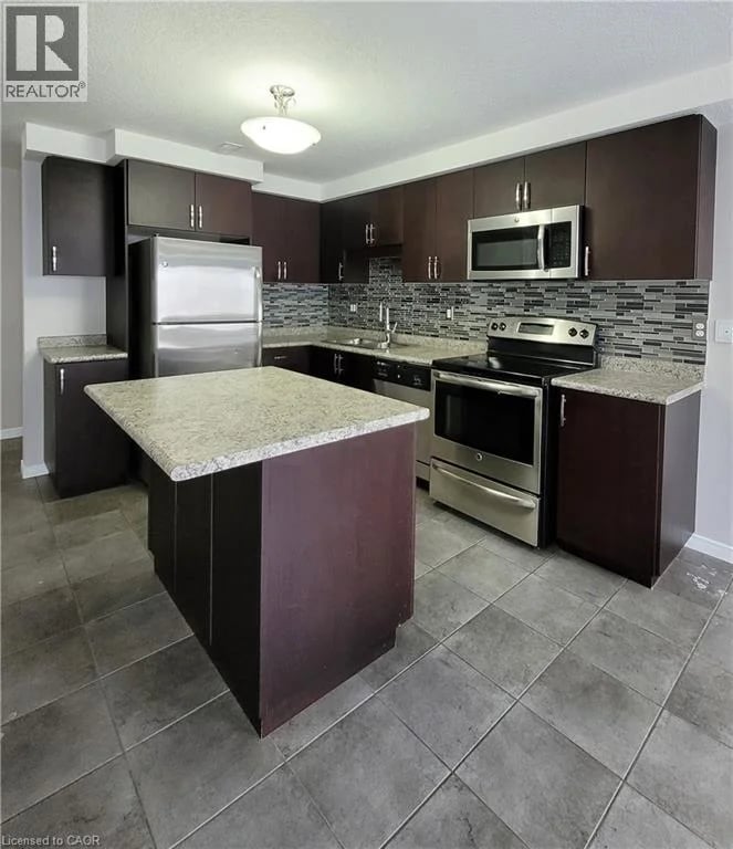 #C 235 RACHEL Crescent, Kitchener, Ontario, N2R0E2, Kitchener, Ontario — photo 1 of 5