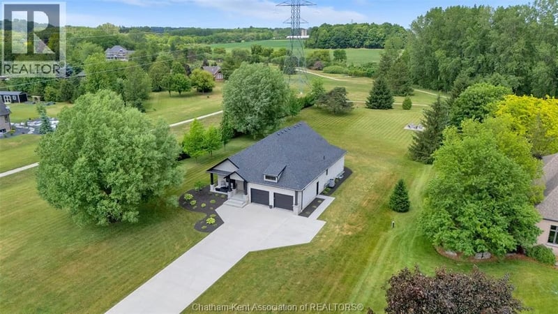 21267 Adams Crescent, Mckay's Corners, Ontario, N7M5J3, Mckay's Corners, Ontario — photo 1 of 5
